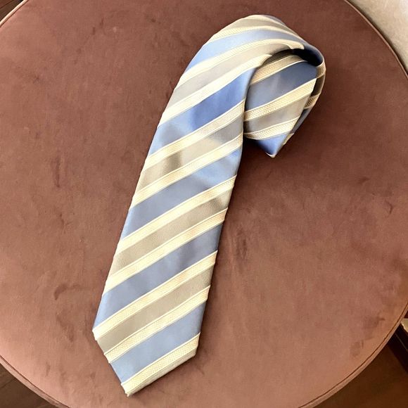 Donald Trump Signature Collection Men's Silk Tie Blue Grey Silver White Striped - Picture 8 of 8